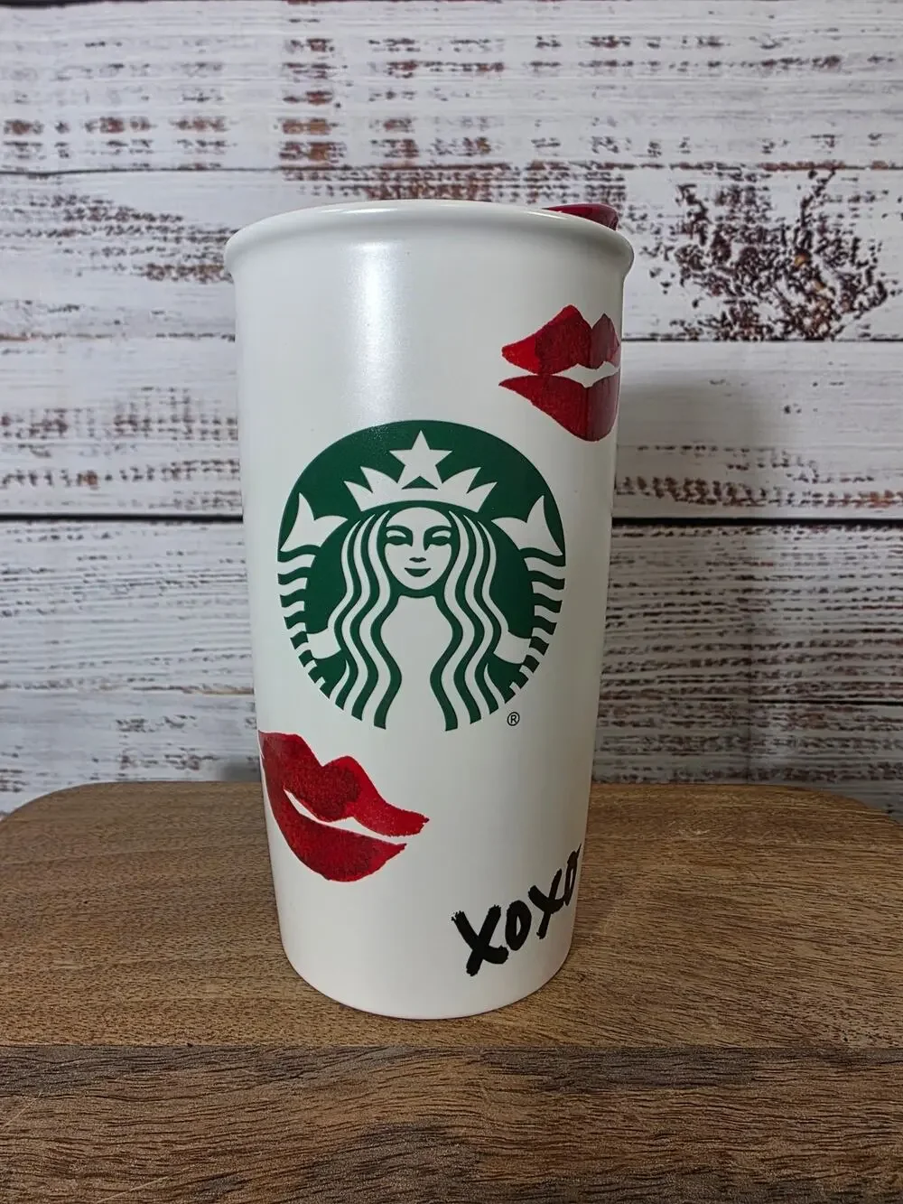 Starbucks 2015 Red Lips XOXO Logo Ceramic Coffee Mug 12 oz Tumbler with Lid